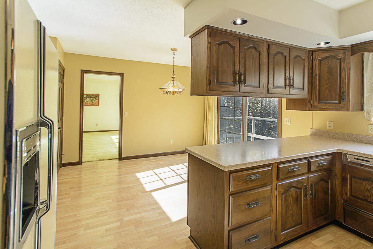 2222 Timberbrook Trl, Fort Wayne, IN 46845 photo 4