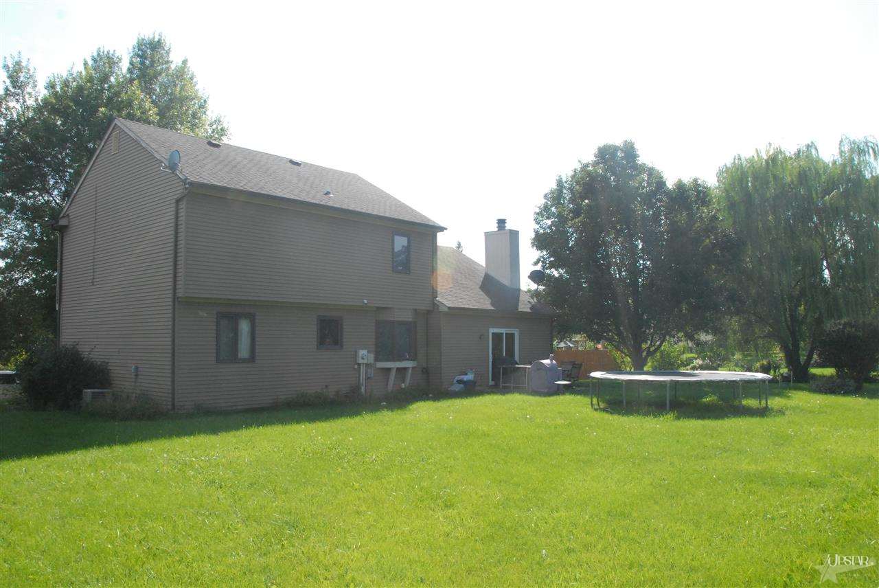 4303 Locust Spring Pl, Fort Wayne, IN 46804 photo 2