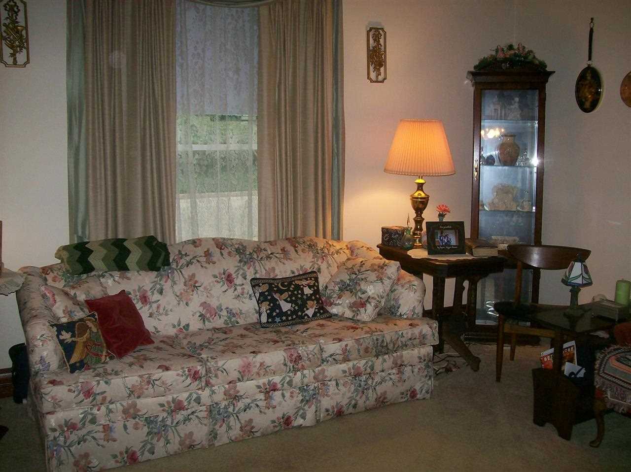 814 E Monroe St, Delphi, IN 46923 photo 5