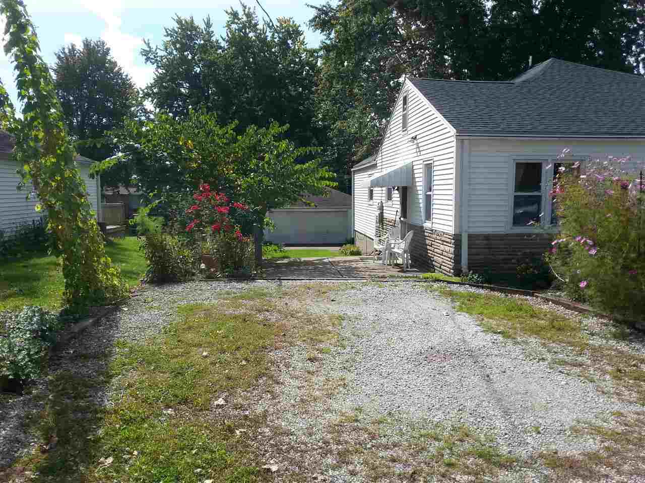 206 E Jackson St, Lakeville, IN 46536 photo 8