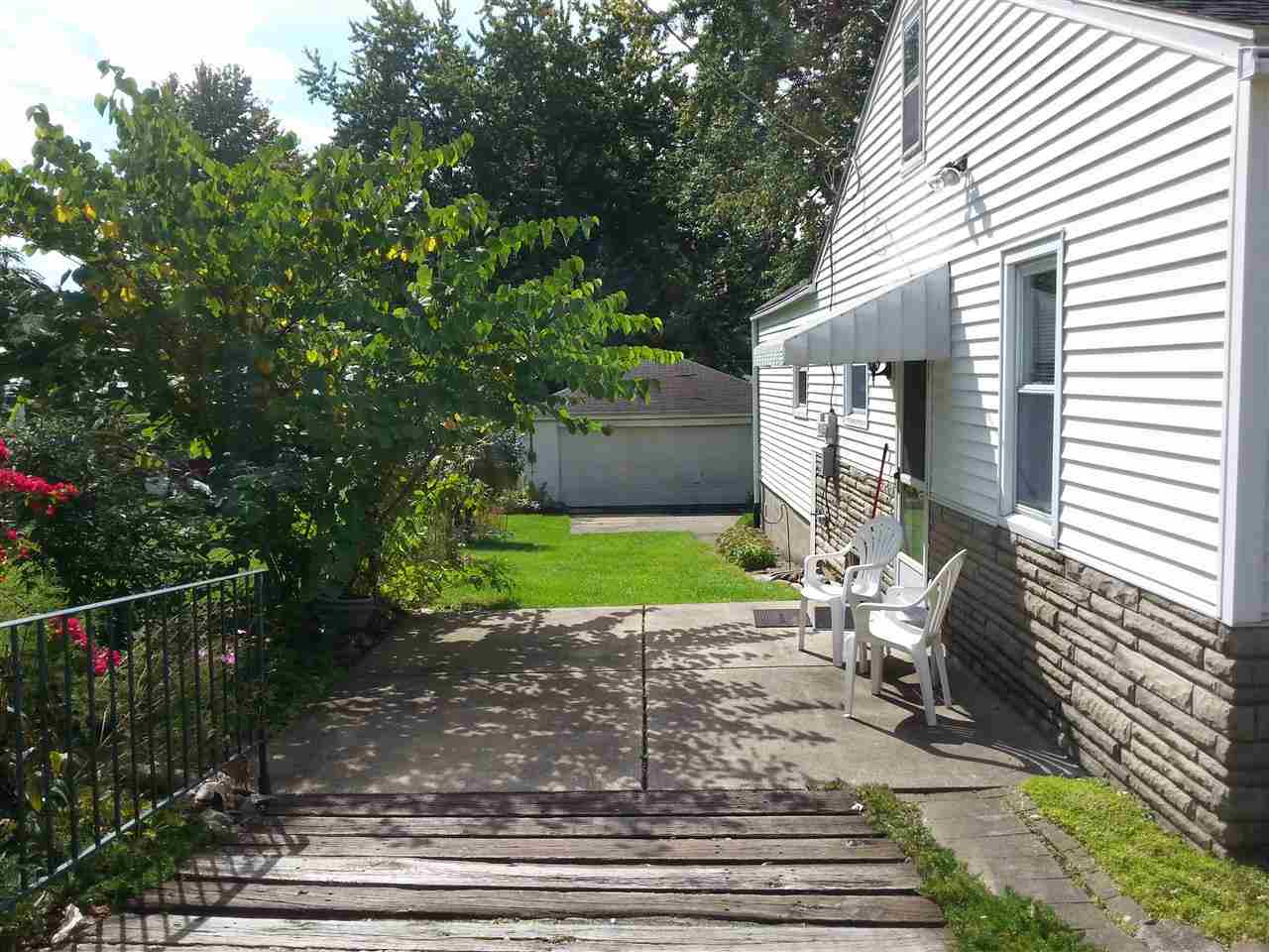 206 E Jackson St, Lakeville, IN 46536 photo 3