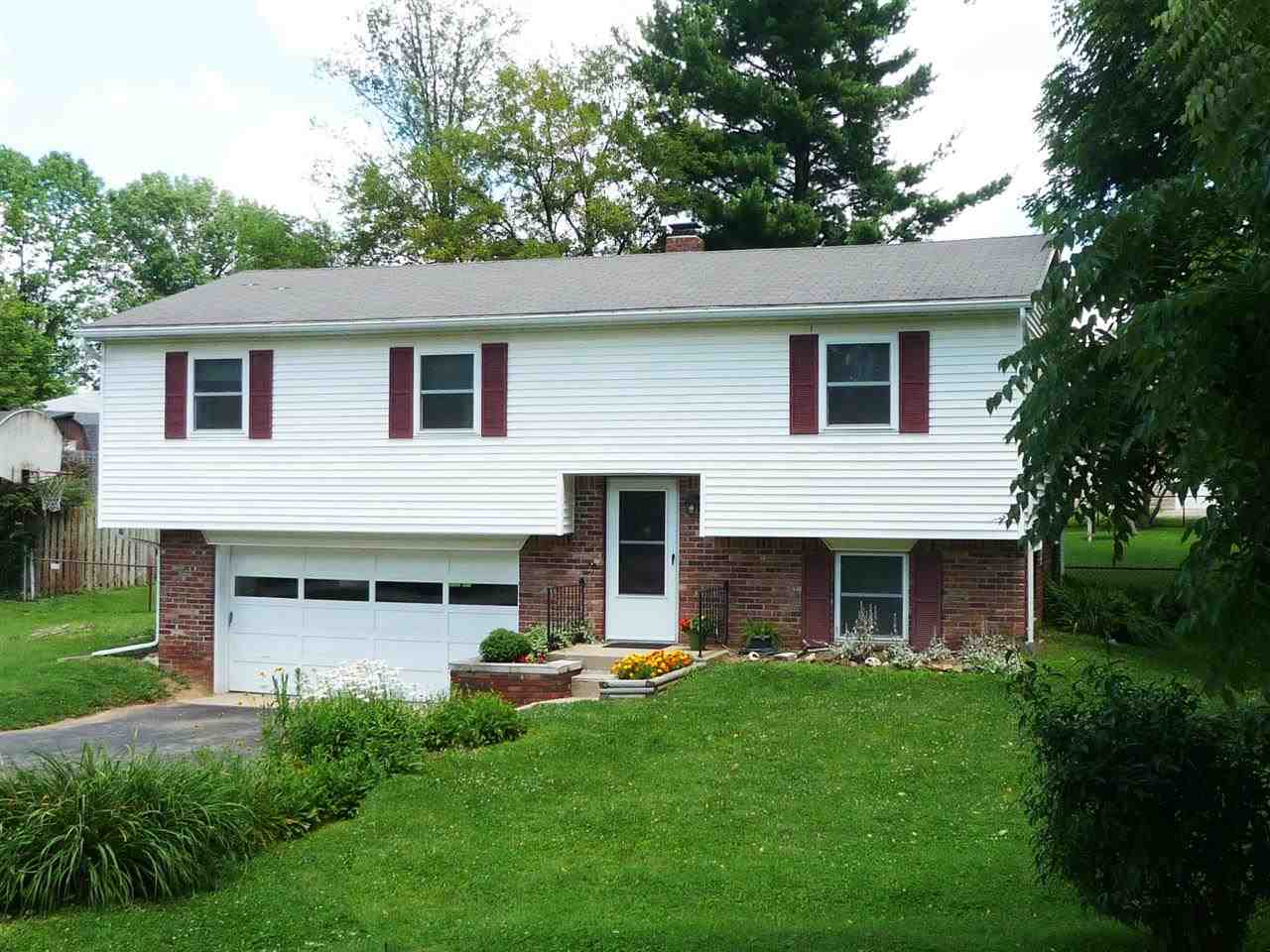 4417 E Kinser Dr, Bloomington, IN 47408 photo 2