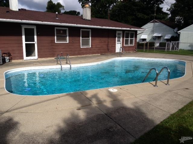 5616 Riviera Dr, Fort Wayne, IN 46825 photo 2