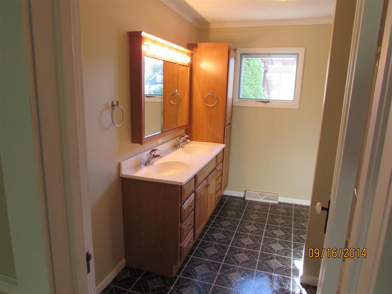 805 S Main St, Goshen, IN 46526 photo 18