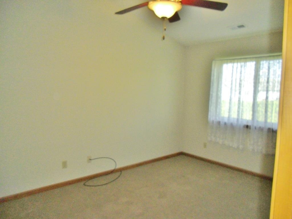 399 Haley Dr, Kendallville, IN 46755 photo 8