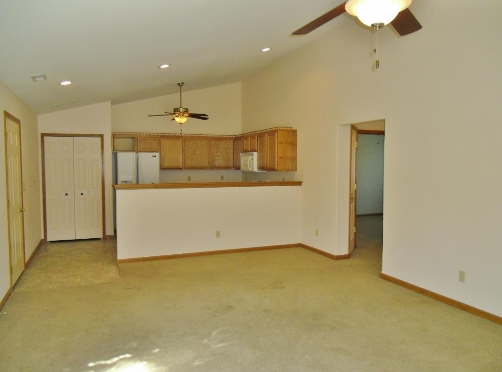 399 Haley Dr, Kendallville, IN 46755 photo 4