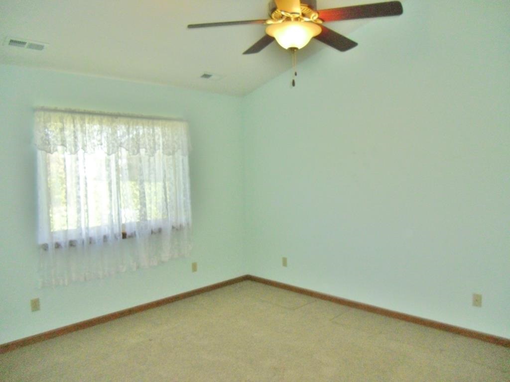 399 Haley Dr, Kendallville, IN 46755 photo 7