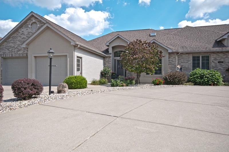 1844 Cobblestone Blvd, Elkhart, IN 46514 photo 1