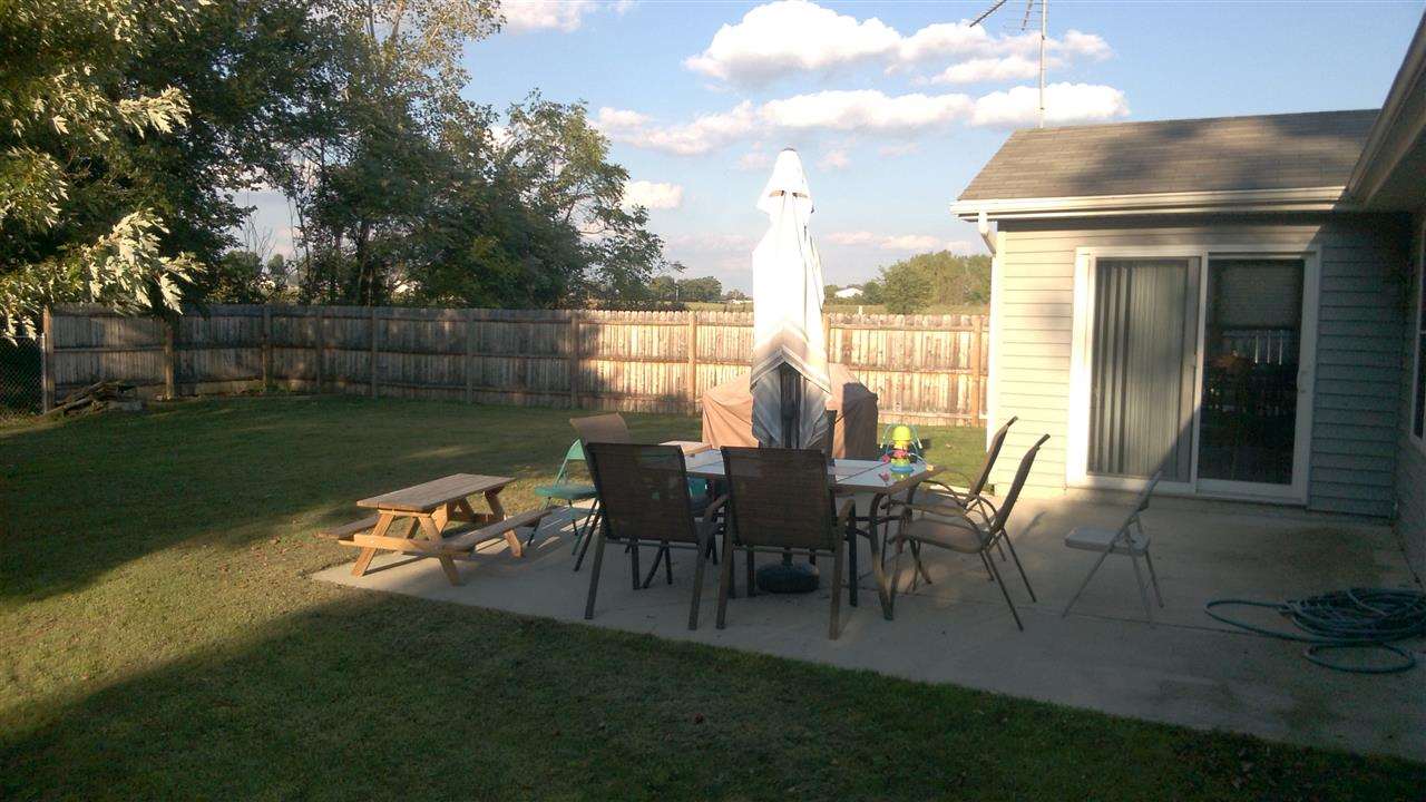 906 W Cora Ln, Fremont, IN 46737 photo 5