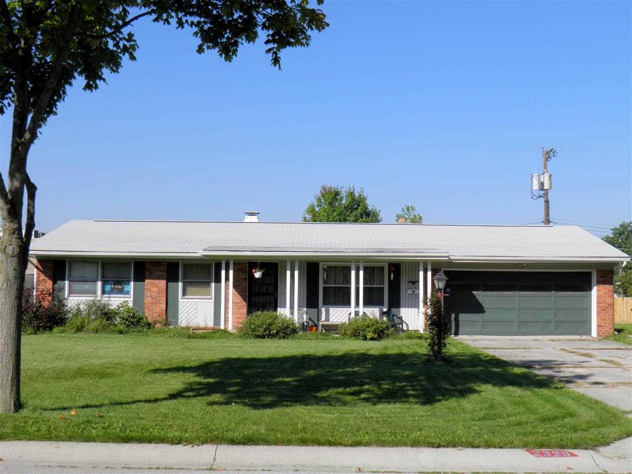 2325 Inwood Dr, Fort Wayne, IN 46815 photo 1