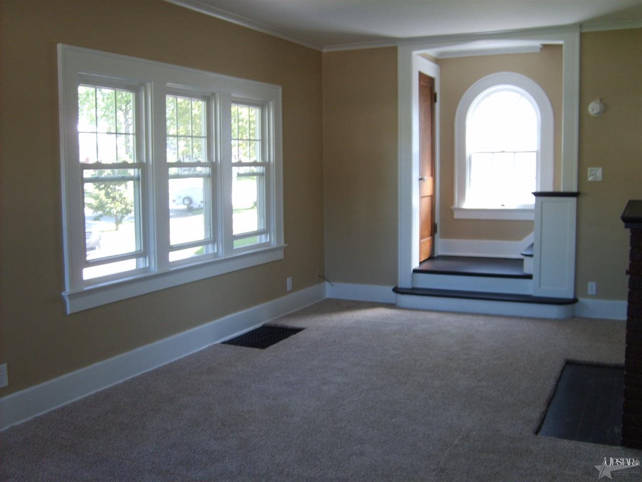 343 S Cornell Cir, Fort Wayne, IN 46807 photo 2