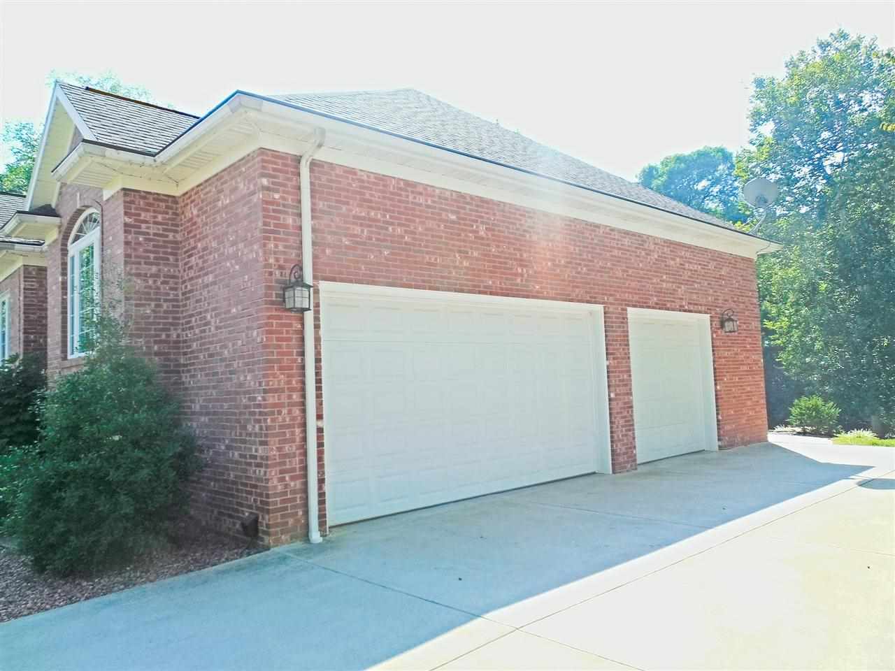 2750 Secretariat Ct, Evansville, IN 47720 photo 2