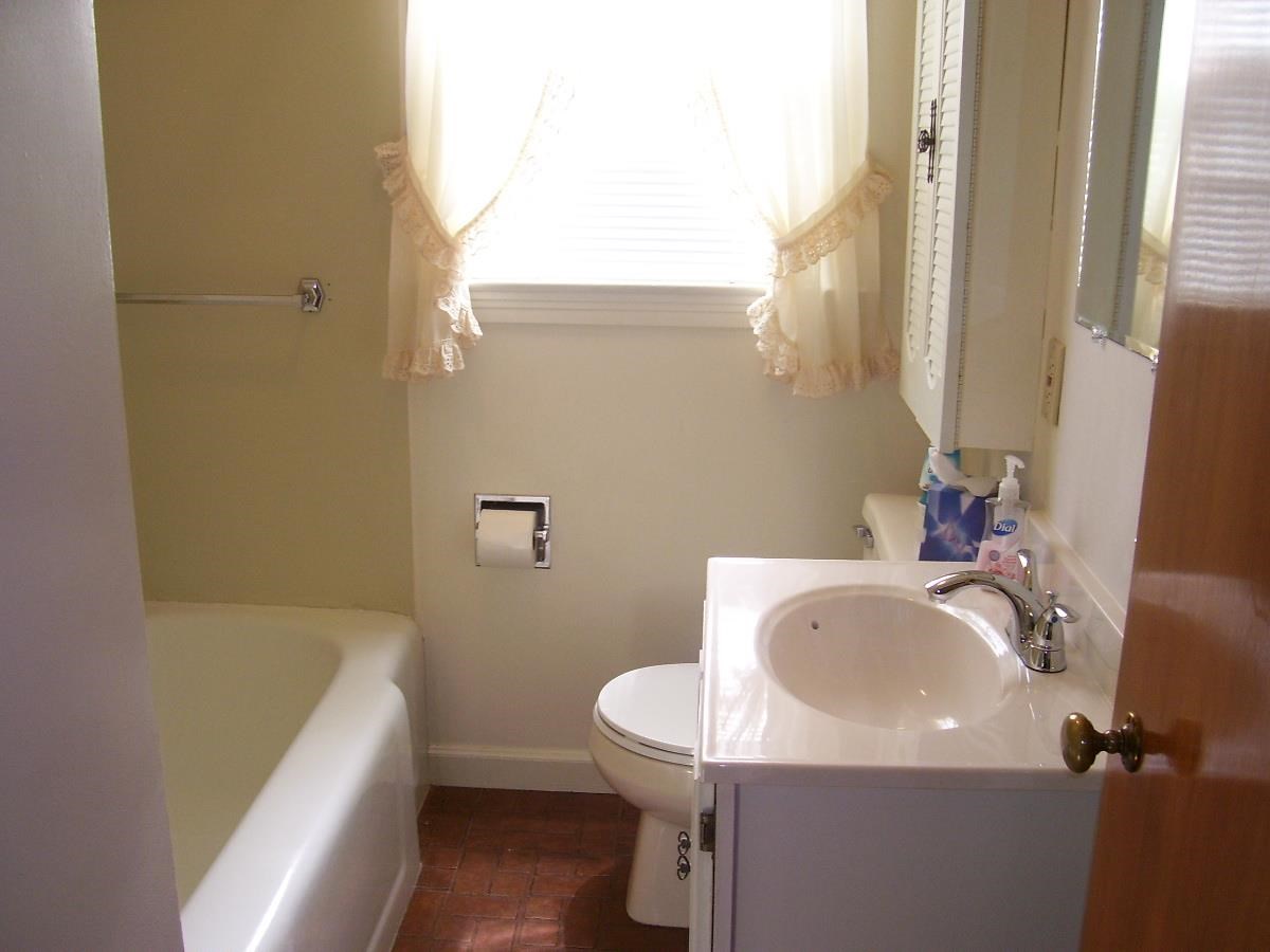 218 Highland St, Logansport, IN 46947 photo 9