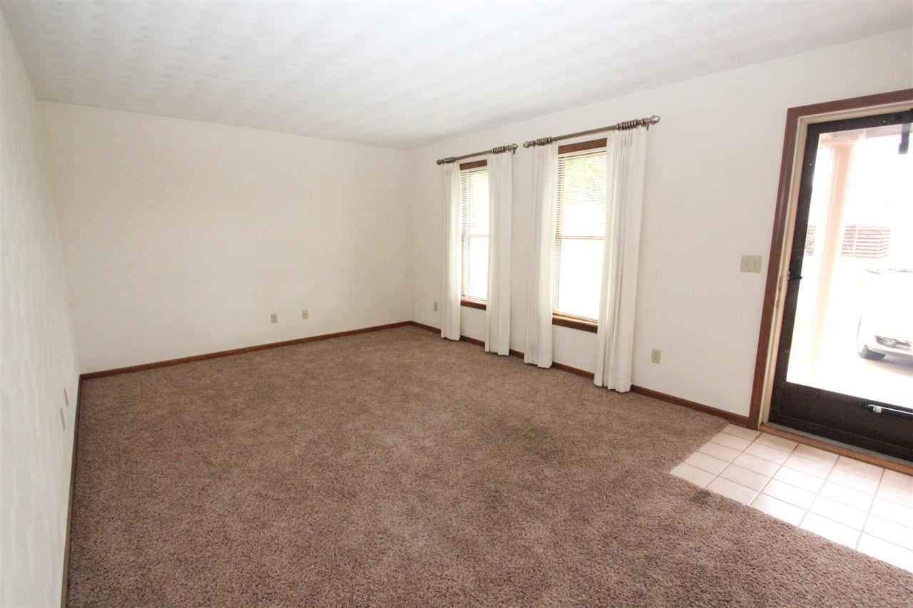 308 Doral Park Dr, Kokomo, IN 46901 photo 2