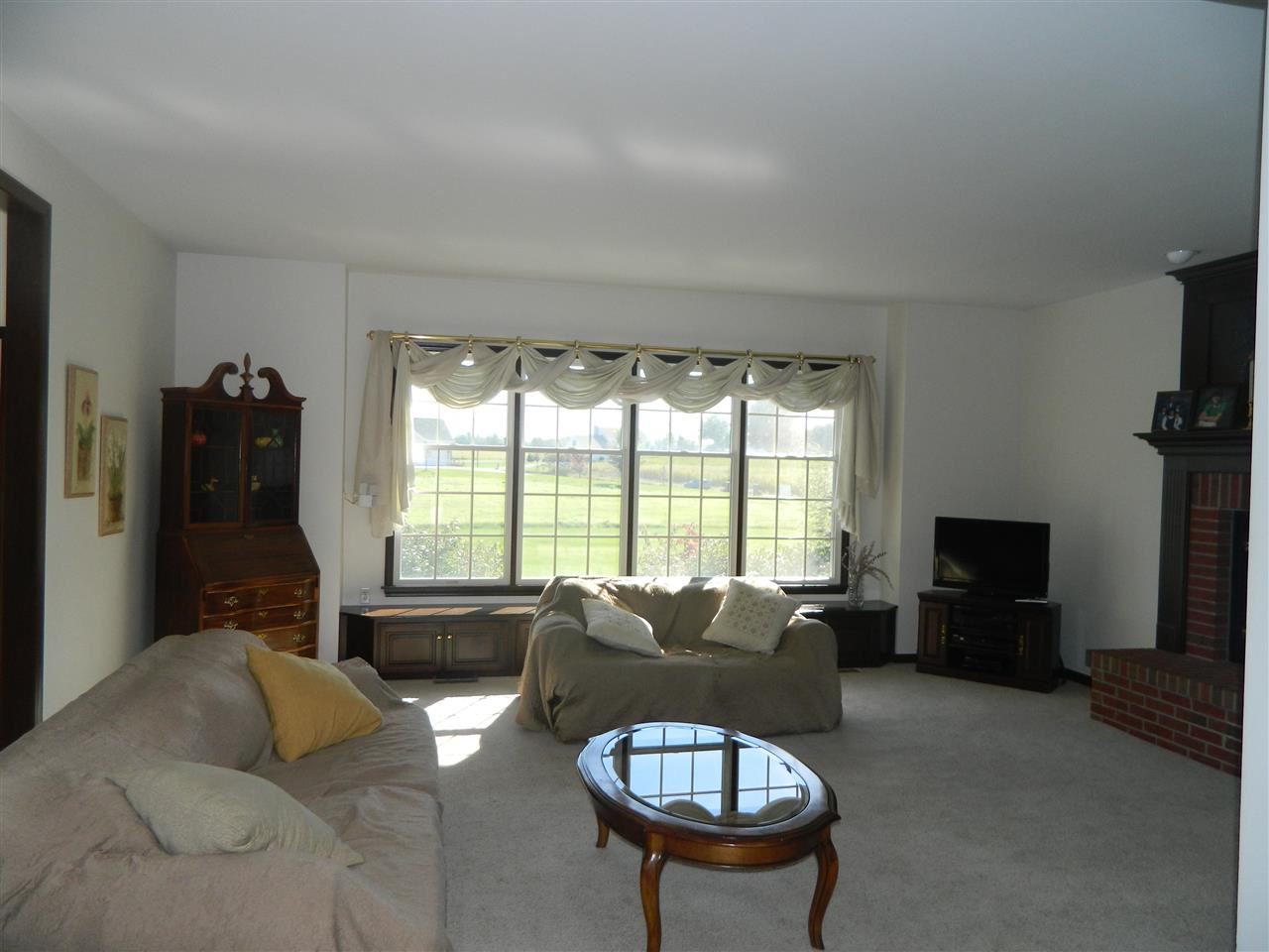 1925 W Primrose Ct, Warsaw, IN 46580 photo 5