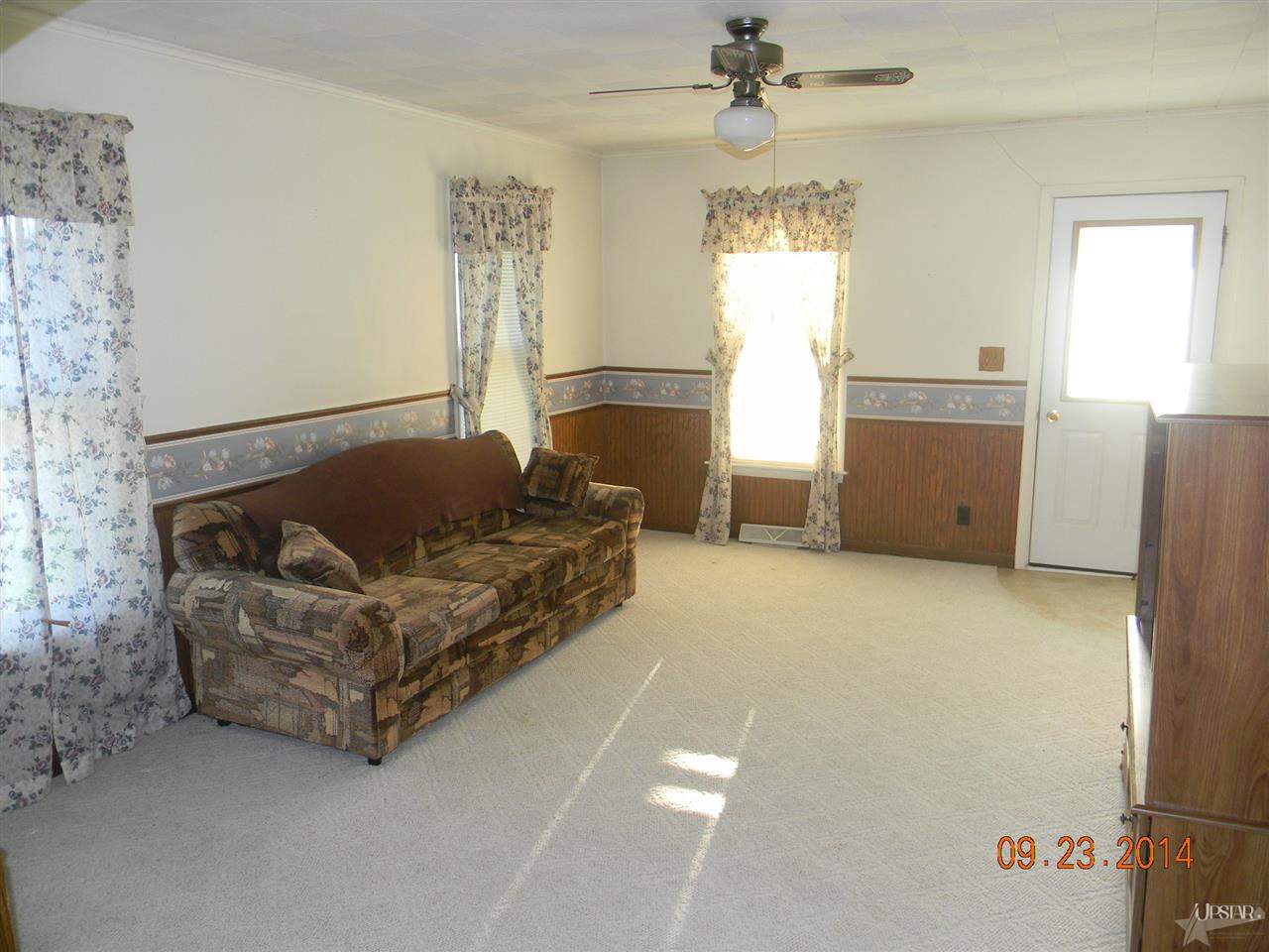 401 Mercer St, Ligonier, IN 46767 photo 3