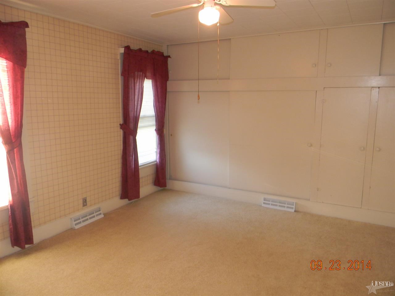 401 Mercer St, Ligonier, IN 46767 photo 5