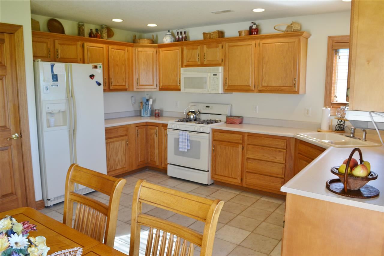 12027 Blaceberry Dr, Fort Wayne, IN 46814 photo 9