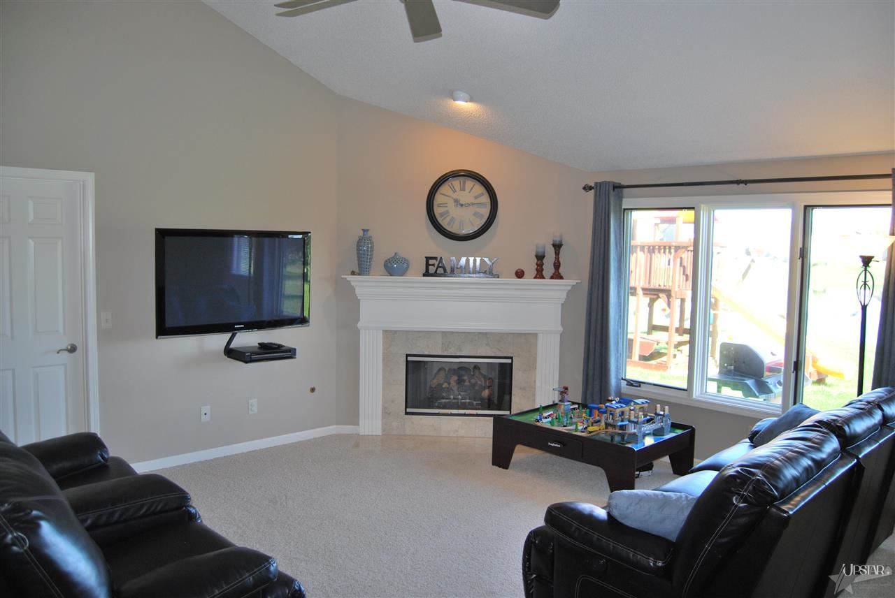 15212 S Harbourside Dr, Fort Wayne, IN 46814 photo 3