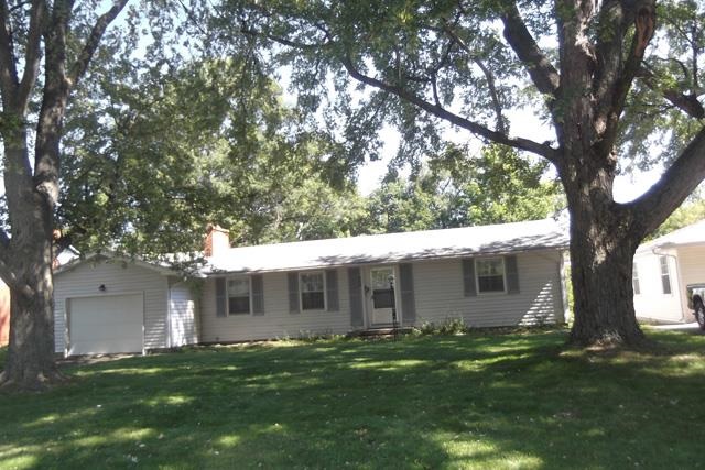 908 N Linden St, Muncie, IN 47304 photo 2