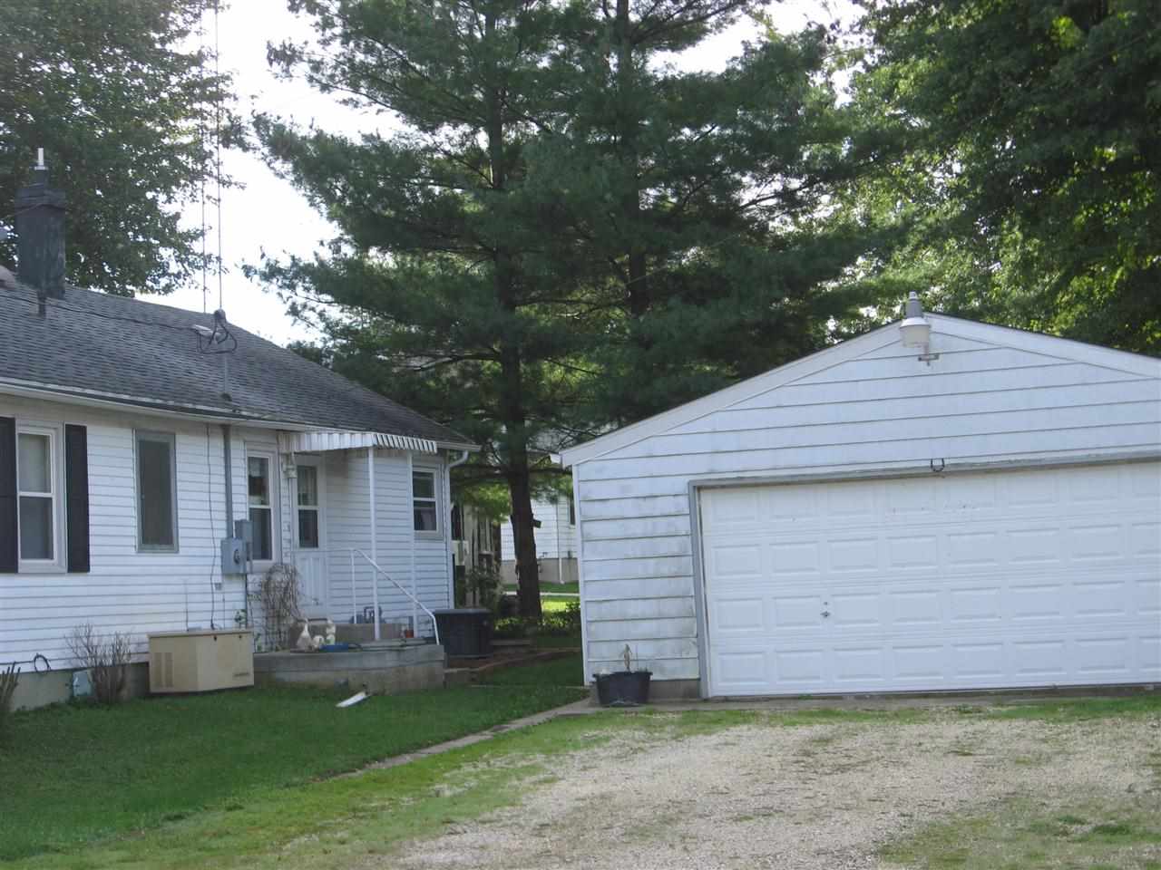 300 S Jefferson, Pine Village, IN 47975 photo 2