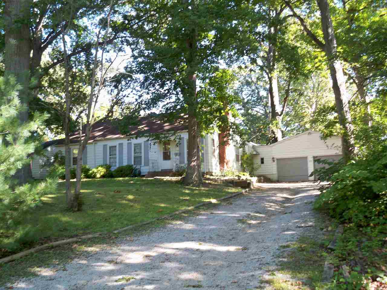 3354 Irvington Dr, Fort Wayne, IN 46805 photo 1