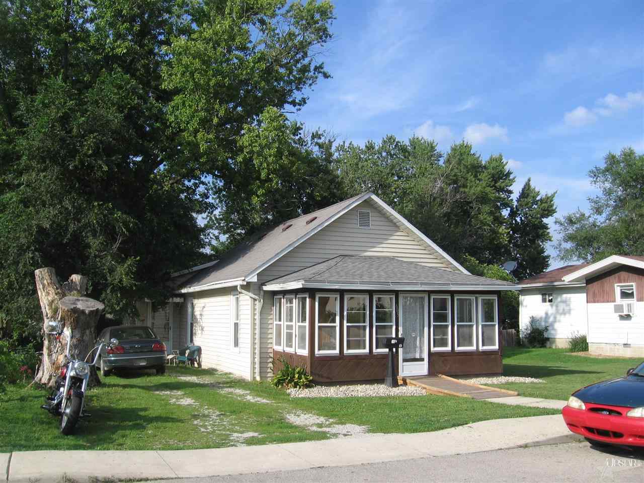 605 E Jackson St, Columbia City, IN 46725 photo 1