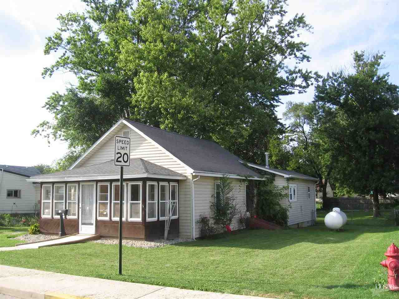 605 E Jackson St, Columbia City, IN 46725 photo 3