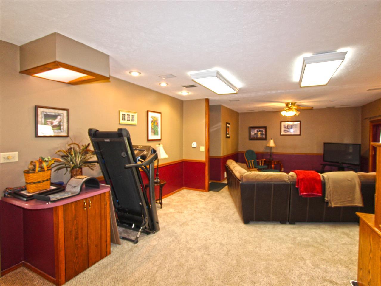 55104 Moss Rd, South Bend, IN 46628 photo 11