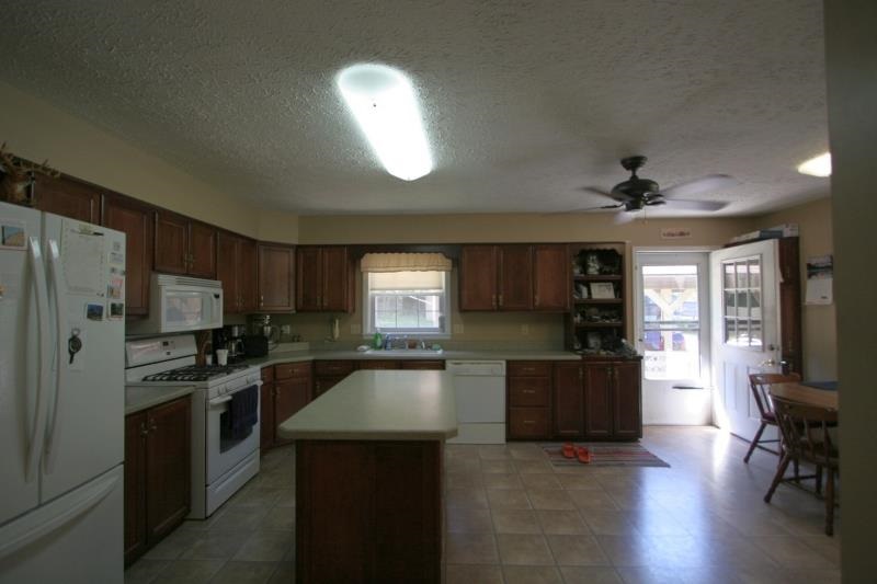 6443 Bledsoe Ln, Loogootee, IN 47553 photo 7