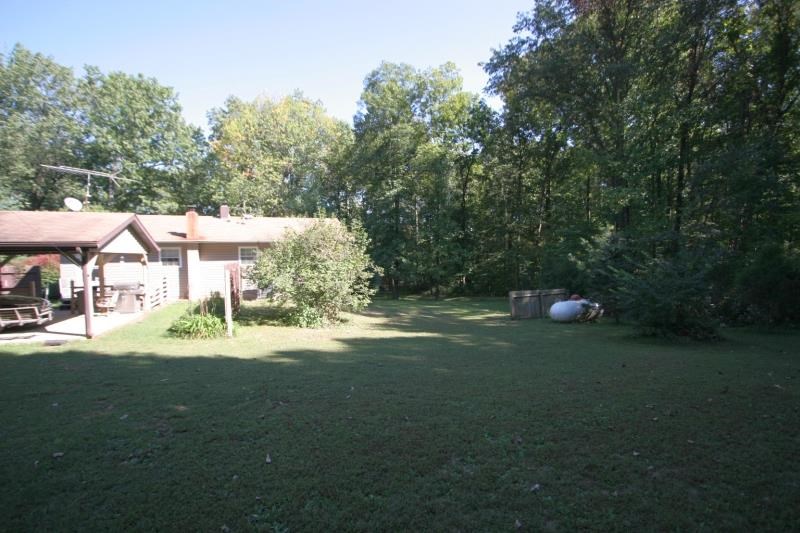 6443 Bledsoe Ln, Loogootee, IN 47553 photo 3