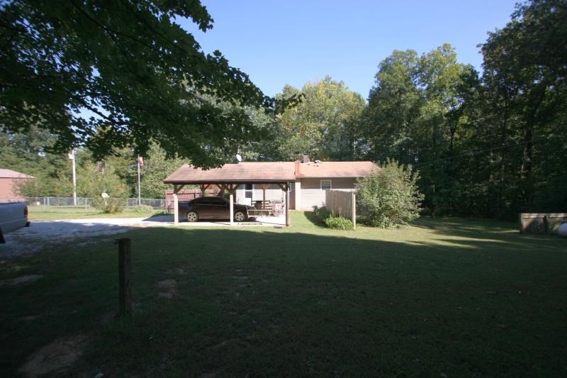 6443 Bledsoe Ln, Loogootee, IN 47553 photo 4