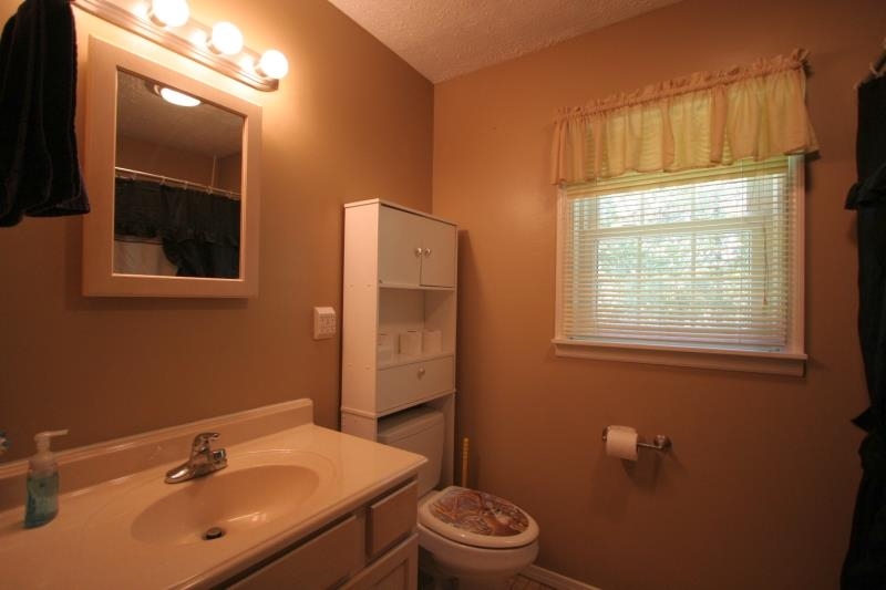 6443 Bledsoe Ln, Loogootee, IN 47553 photo 5