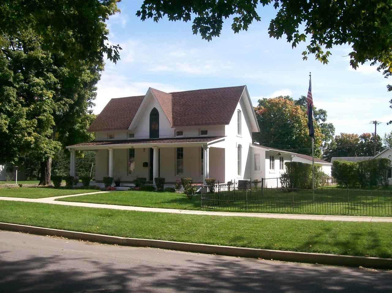 204 W Summit St, Delphi, IN 46923 photo 1