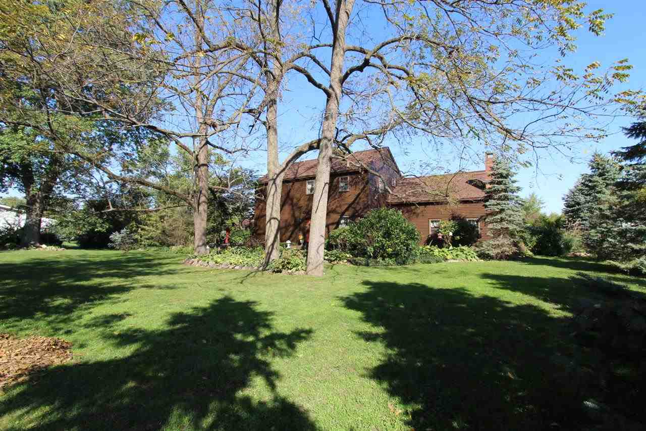 108 E Karr St, Buffalo, IN 47925 photo 2