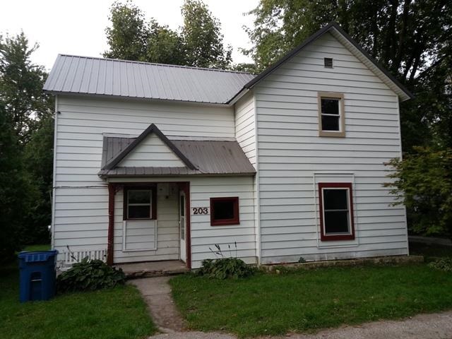 203 E Ridge St, Medaryville, IN 47957 photo 1