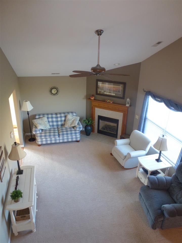 2830 Troutwood Dr, Fort Wayne, IN 46818 photo 2