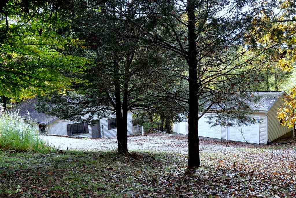 3902 E Stipp Rd, Bloomington, IN 47401 photo 1