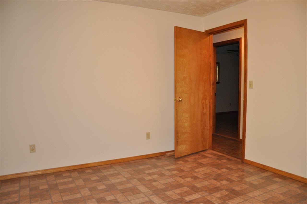 3902 E Stipp Rd, Bloomington, IN 47401 photo 23