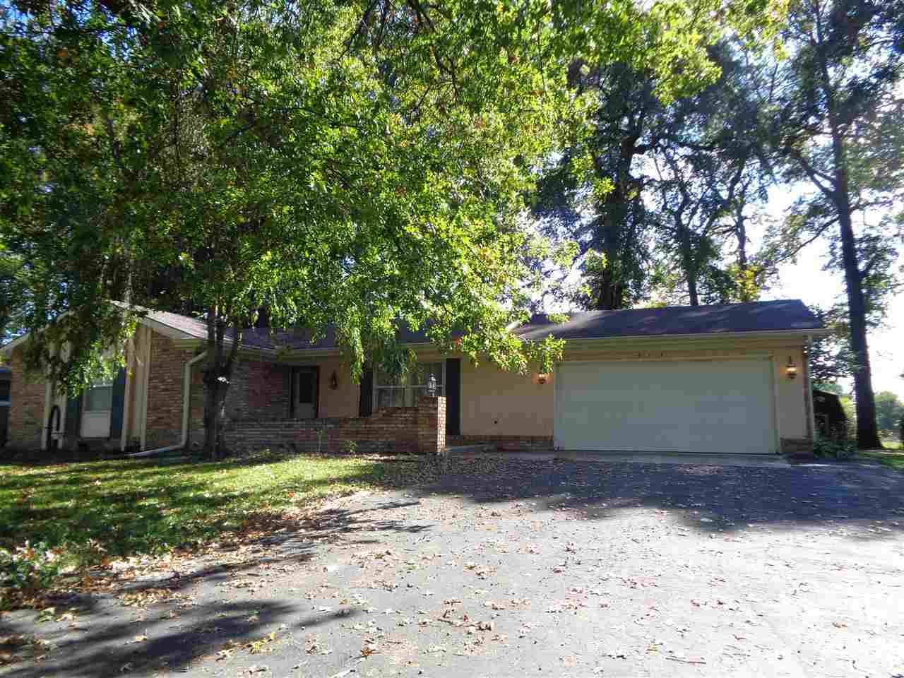 411 Sherwood Forest Dr, Galveston, IN 46932 photo 1