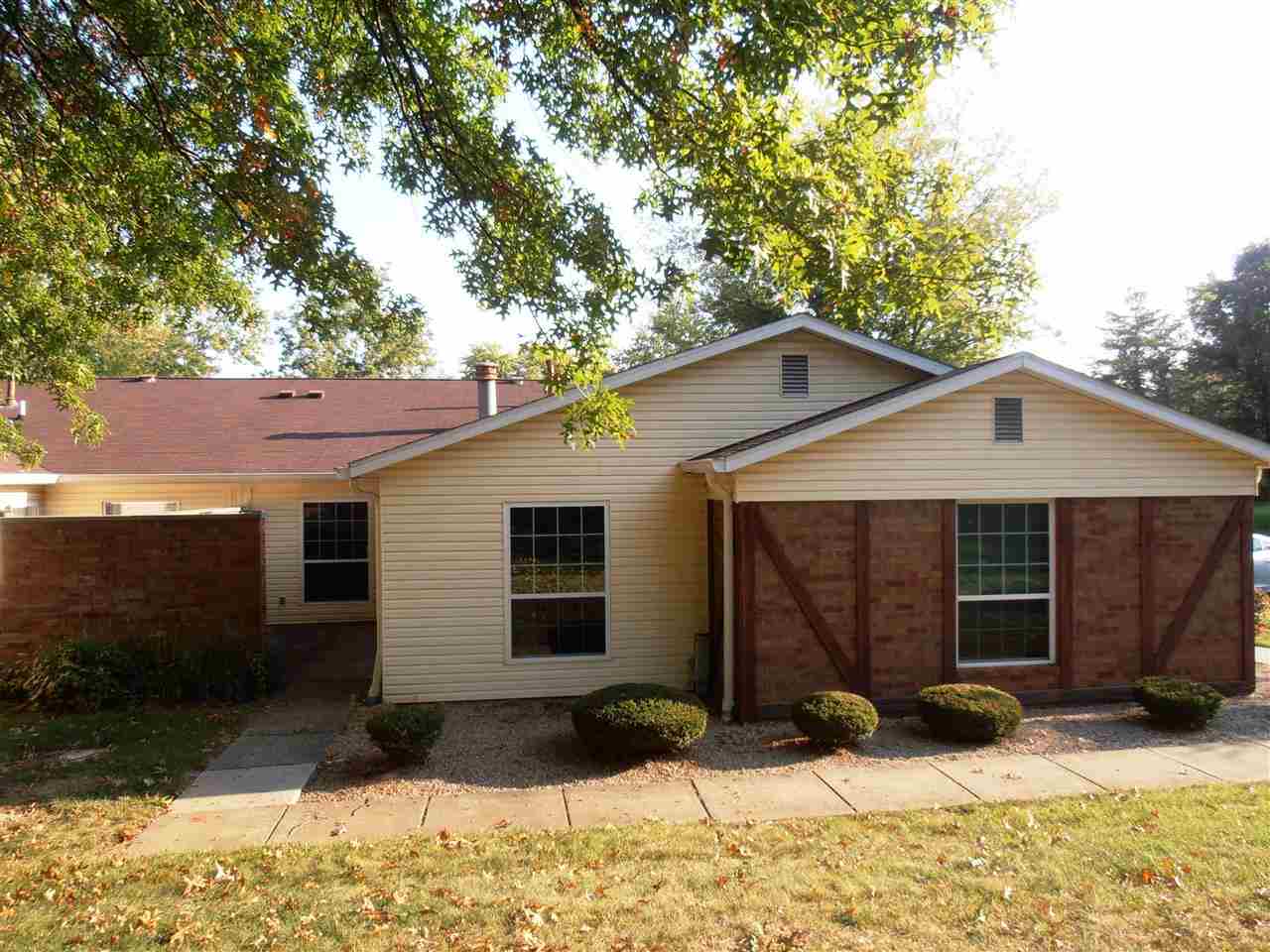 3312 S Commons Dr, Bloomington, IN 47401 photo 1