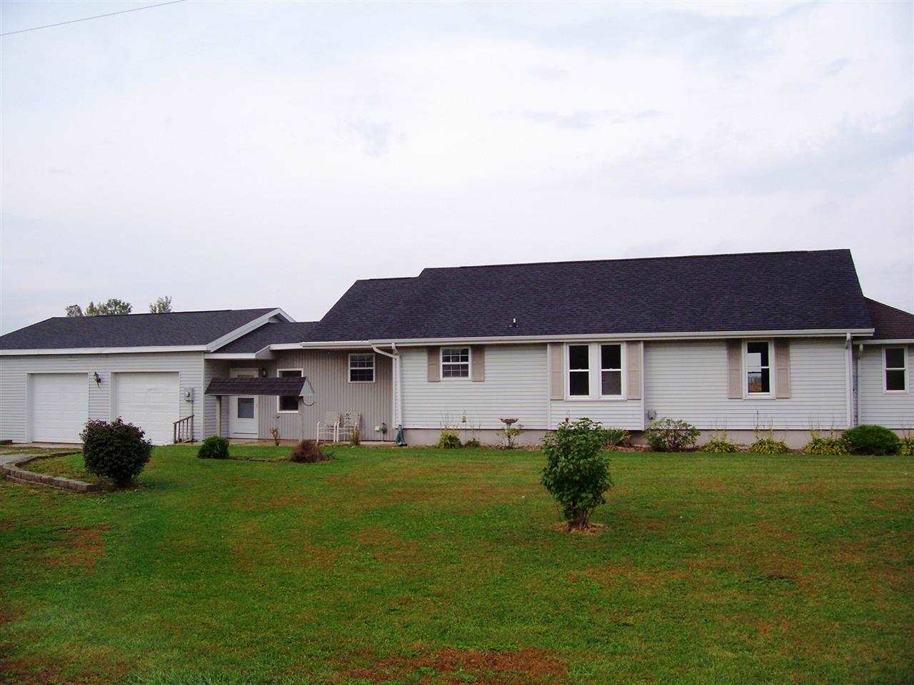 10701 Iris Rd, Plymouth, IN 46563 photo 2