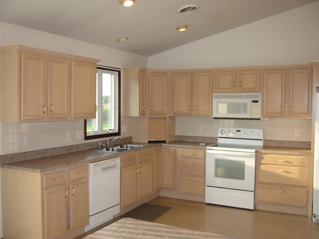 59401 County Road 31, Middlebury, IN 46540 photo 2