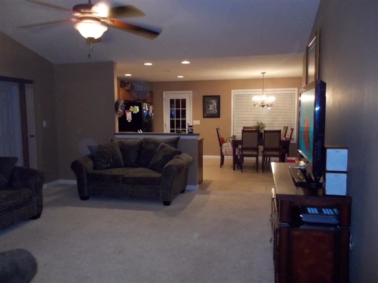 3544 Crater Dr, Evansville, IN 47725 photo 2