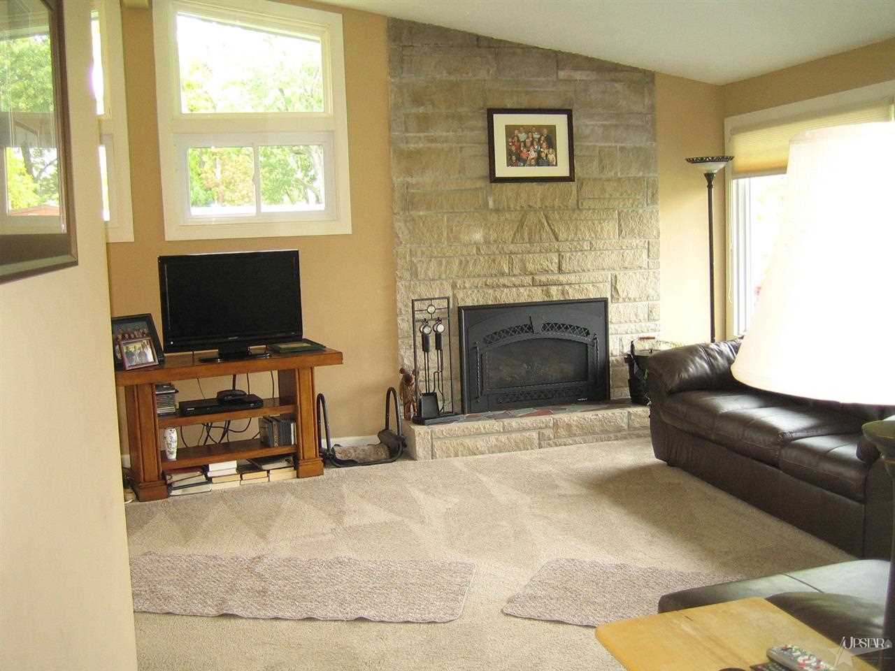 5407 Maurane Dr, Fort Wayne, IN 46804 photo 3