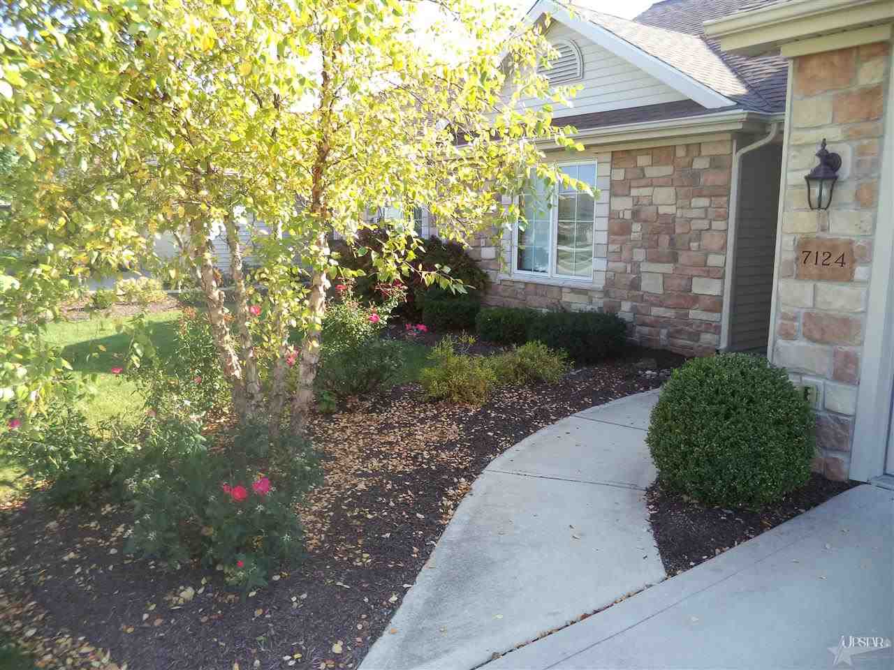 7124 Clubhouse Dr, Fort Wayne, IN 46835 photo 2