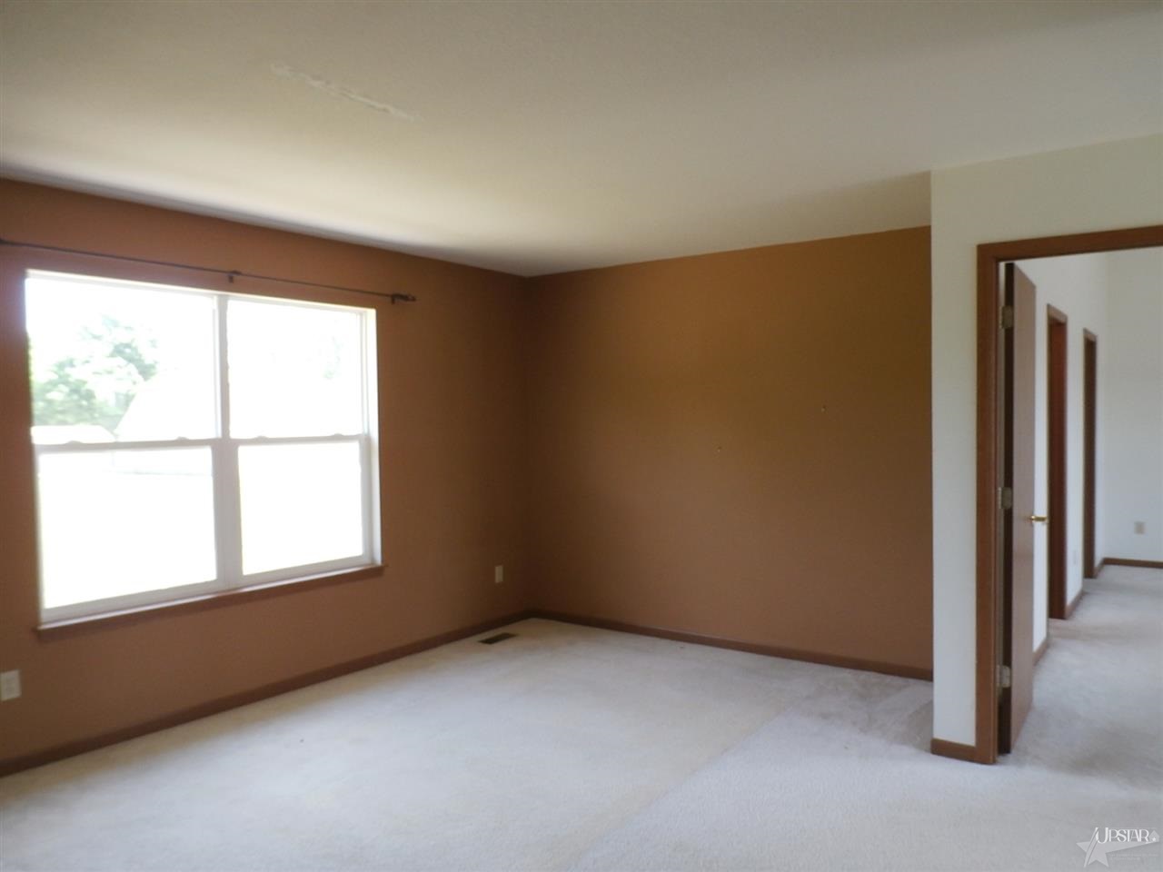 12530 Ivanhoe Ln, Fort Wayne, IN 46804 photo 7