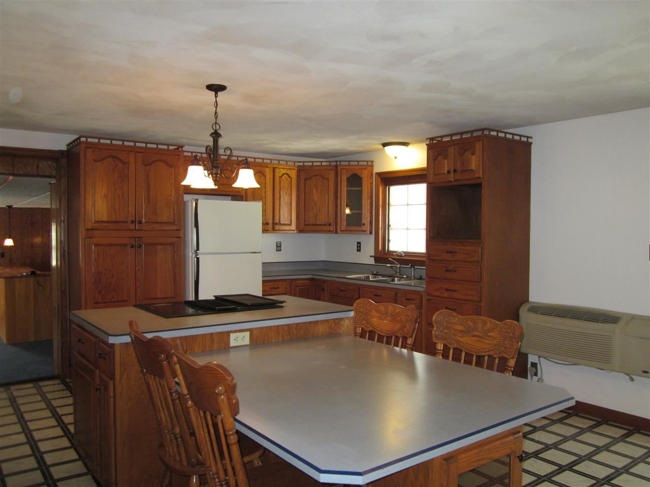 572 W 43rd St, Jasper, IN 47546 photo 3