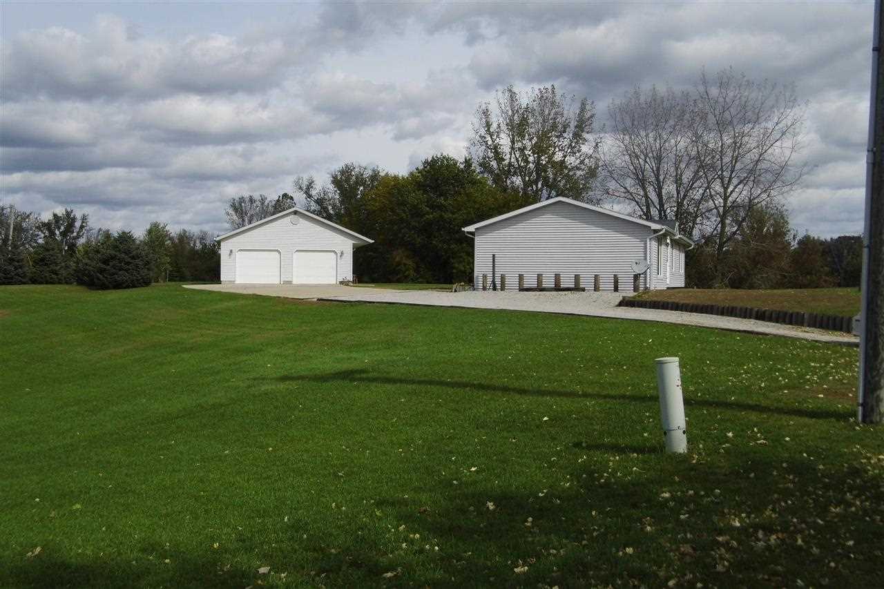 3145 E 600 N, Howe, IN 46746 photo 2