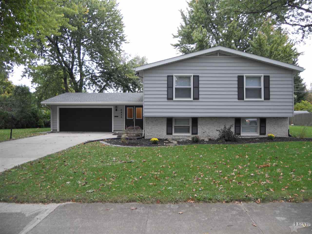 6825 Heatherton Dr, Fort Wayne, IN 46819 photo 1